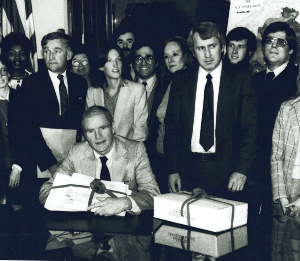 Governor Byrne with Pinelands Commission staff